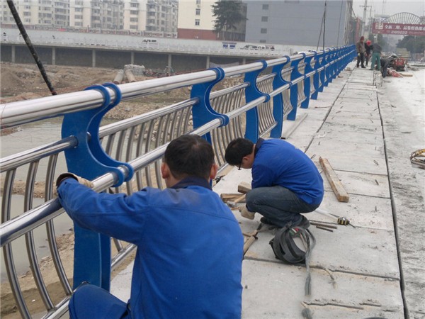 广东不锈钢桥梁护栏除锈维护的重要性及其方法
