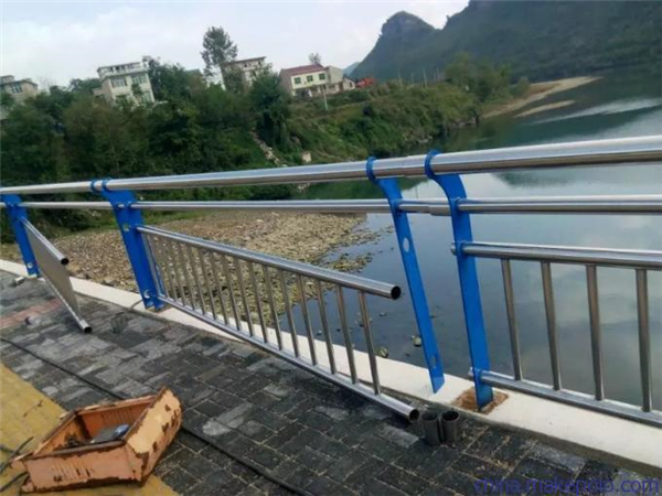 广东不锈钢复合管护栏是一种卓越的防护材料