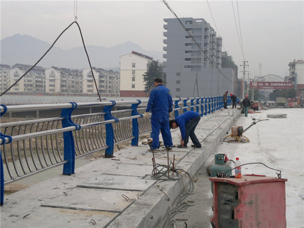 广东不锈钢复合管护栏常见问题及解决方案