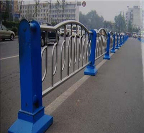 广东不锈钢防撞栏杆生产制造工艺